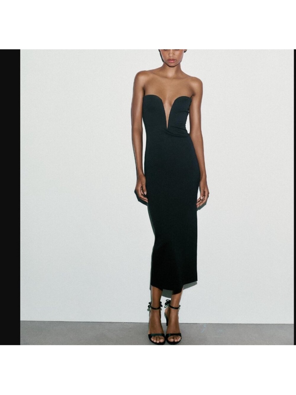 Strapless Black Sweetheart Deep V Dress - Elegant Evening Wear - Picture 3 of 5
